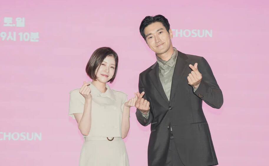 Super Junior来了:角色职业,对于产妇、孕妇的苦衷有了一些了解,很感谢能有这么好的机会演出本作(图1) Super Junior来了:角色职业,对于产妇、孕妇的苦衷有了一些了解,很感谢能有这么好的机会演出本作(图1)