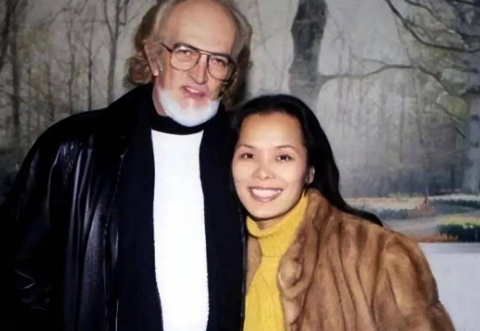 韦唯罕见分享了自己穿比基尼的美照，60岁的韦唯，状态竟然这么好？(图19)